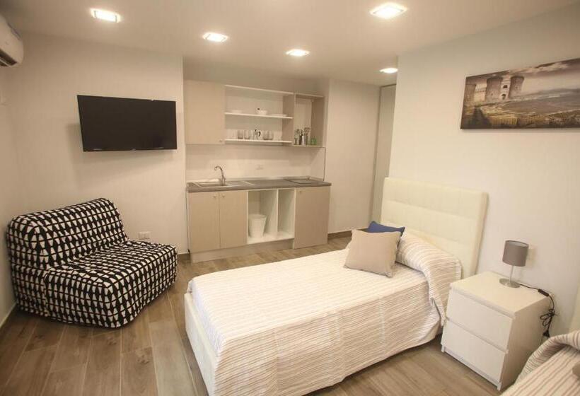 تختخواب و صبحانه Garibaldi Station 2punto0