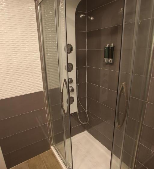 تختخواب و صبحانه Garibaldi Station 2punto0