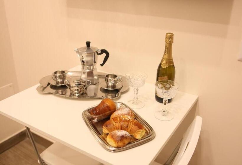 تختخواب و صبحانه Garibaldi Station 2punto0