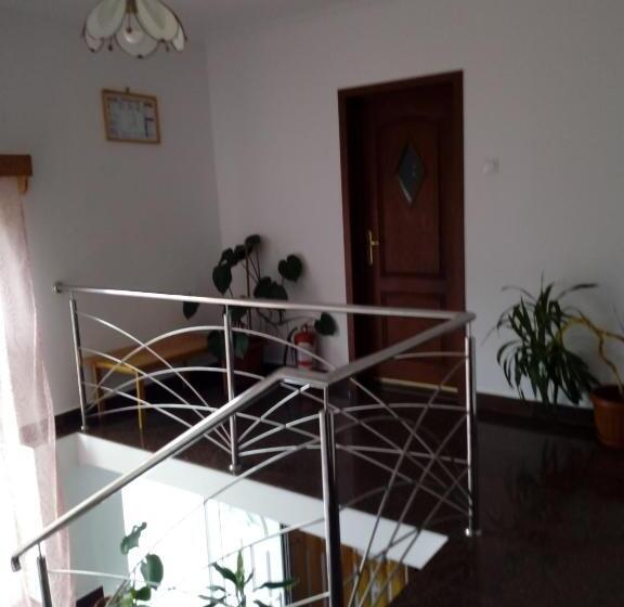 Bed and Breakfast Ibolya Imola