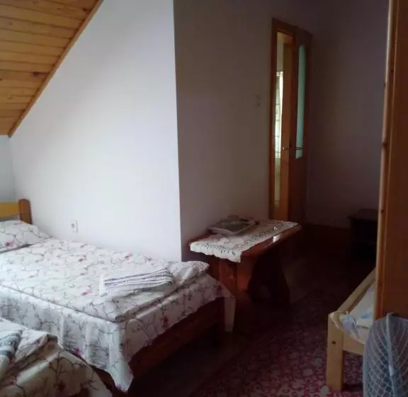 تختخواب و صبحانه Ibolya Imola