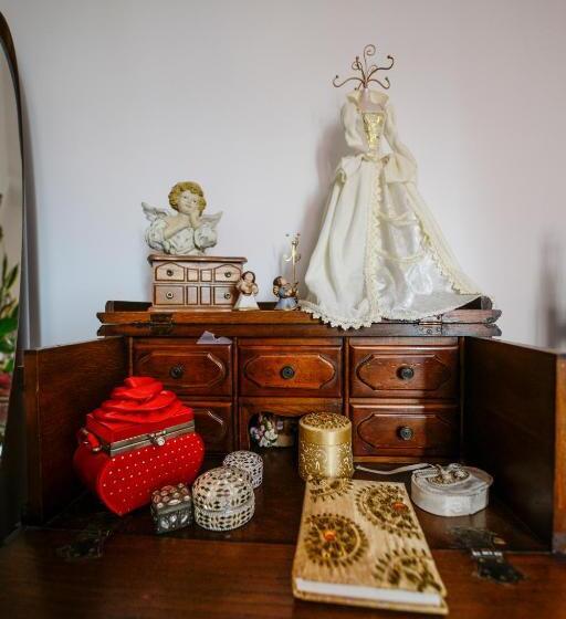 تختخواب و صبحانه Il Giardino Incantato