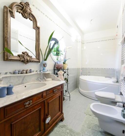 تختخواب و صبحانه Il Giardino Incantato