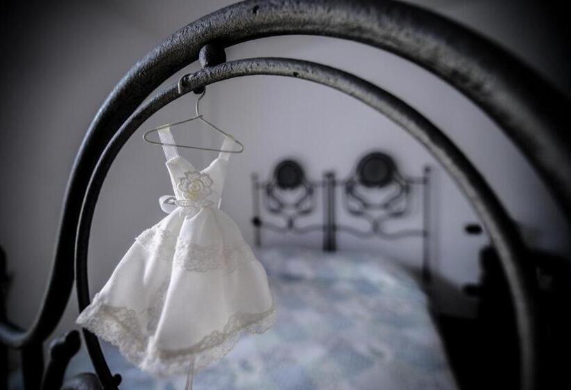 تختخواب و صبحانه Il Giardino Incantato