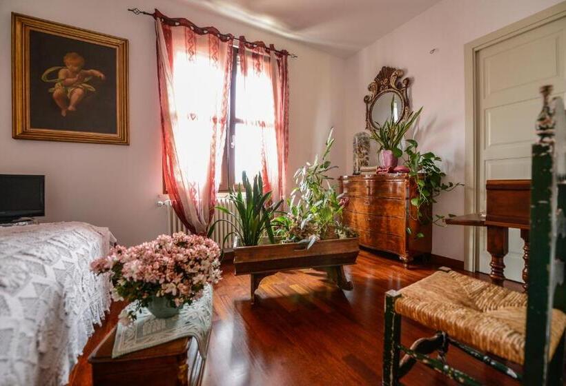 تختخواب و صبحانه Il Giardino Incantato