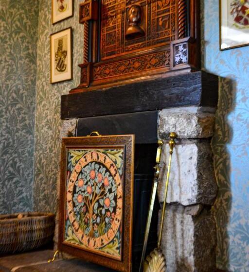 Bed and Breakfast The Lady Maxwell Room At Buittle Castle