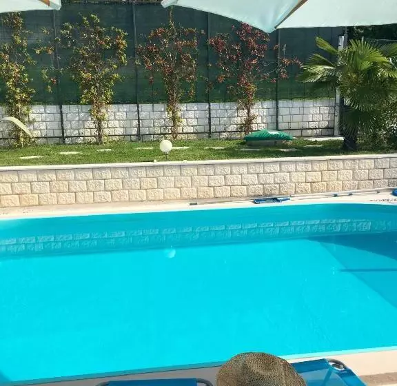 Sweet Apartment With Private Pool Lori Ankaran