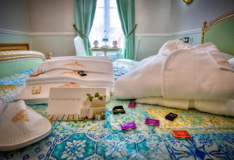 تختخواب و صبحانه Aba Luxury B E B Nice