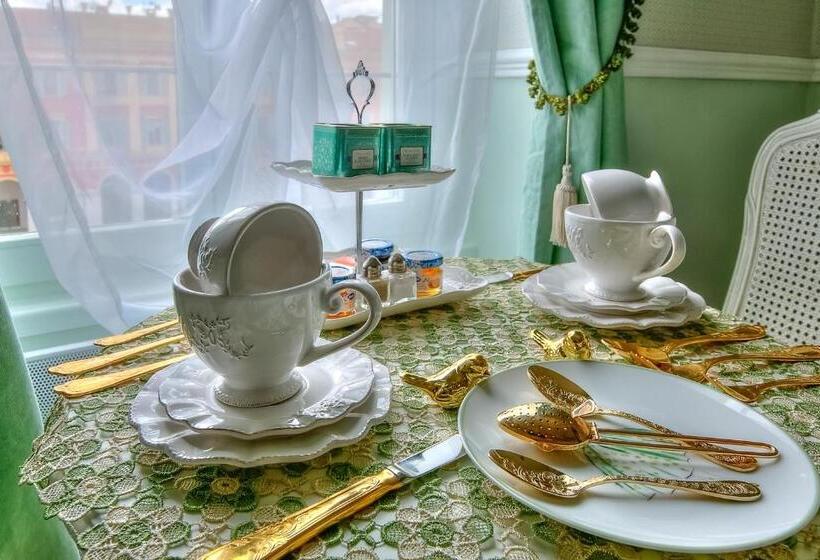 تختخواب و صبحانه Aba Luxury B E B Nice