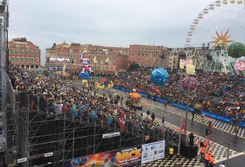 تختخواب و صبحانه Aba Luxury B E B Nice