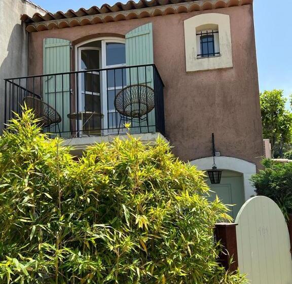 L’atypique : 2 Chambres // Piscine // Parking