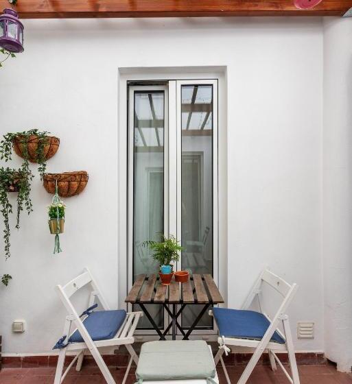 پانسیون Downtown Alegria