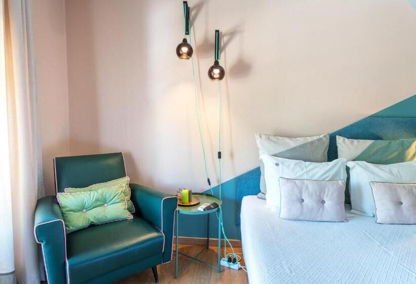 پانسیون Downtown Alegria