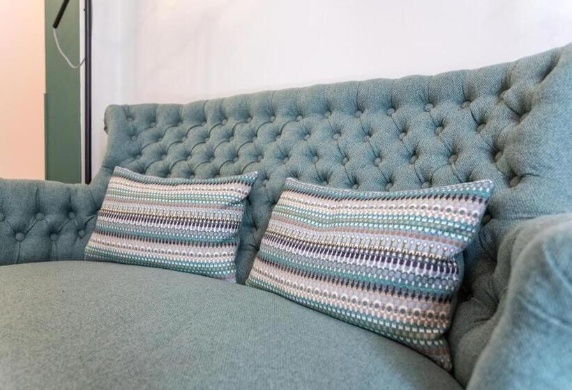 پانسیون Downtown Alegria