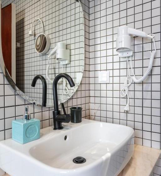 پانسیون Downtown Alegria