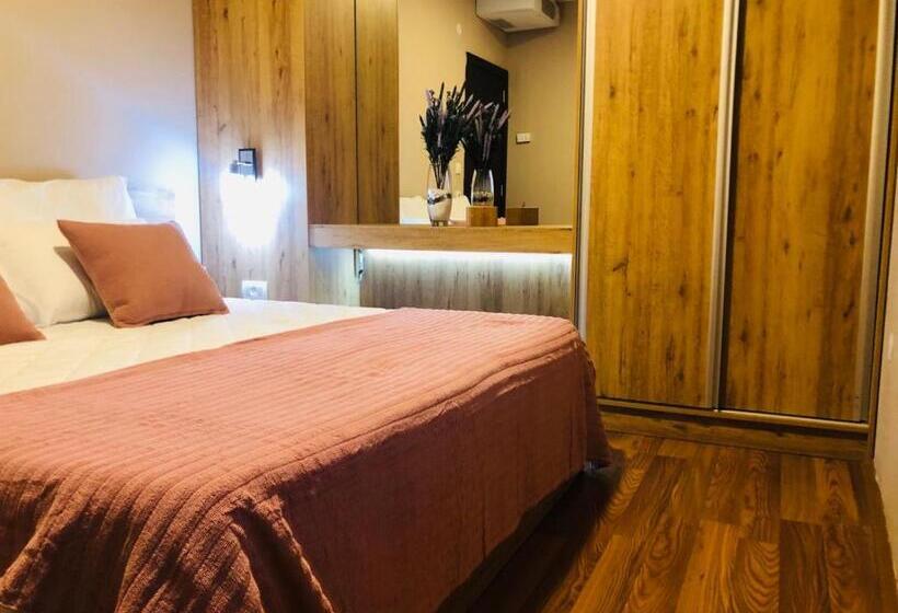 Urban Corner   Deluxe Apartments