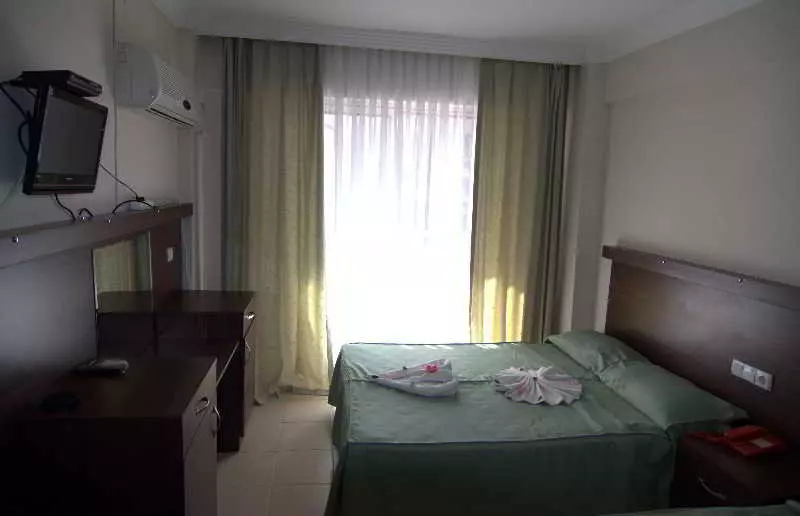 Отель Kalamaki Beach