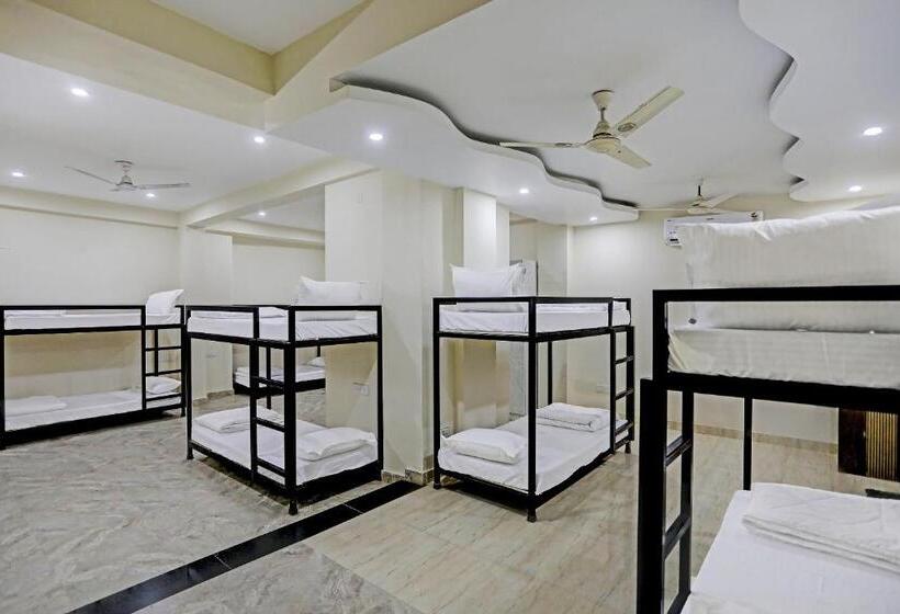 Hotel S B Inn   Near New Delhi Railway Station Paharganj