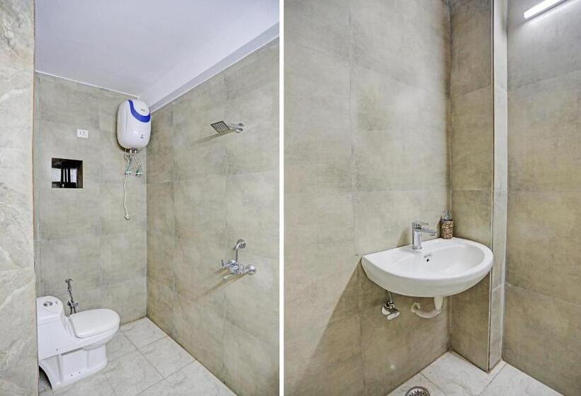 Hotel S B Inn   Near New Delhi Railway Station Paharganj