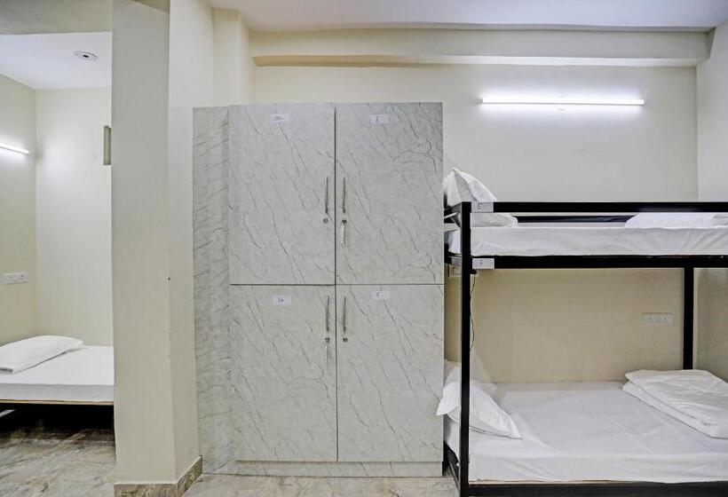 Hotel S B Inn   Near New Delhi Railway Station Paharganj