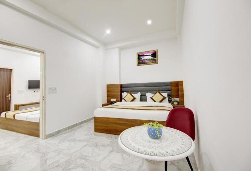 Hotel S B Inn   Near New Delhi Railway Station Paharganj