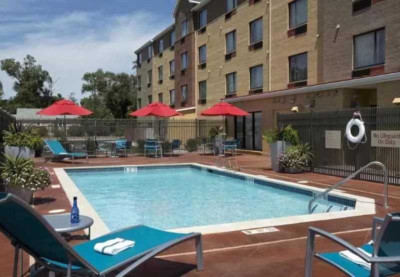 هتل Towneplace Suites By Marriott Garden City