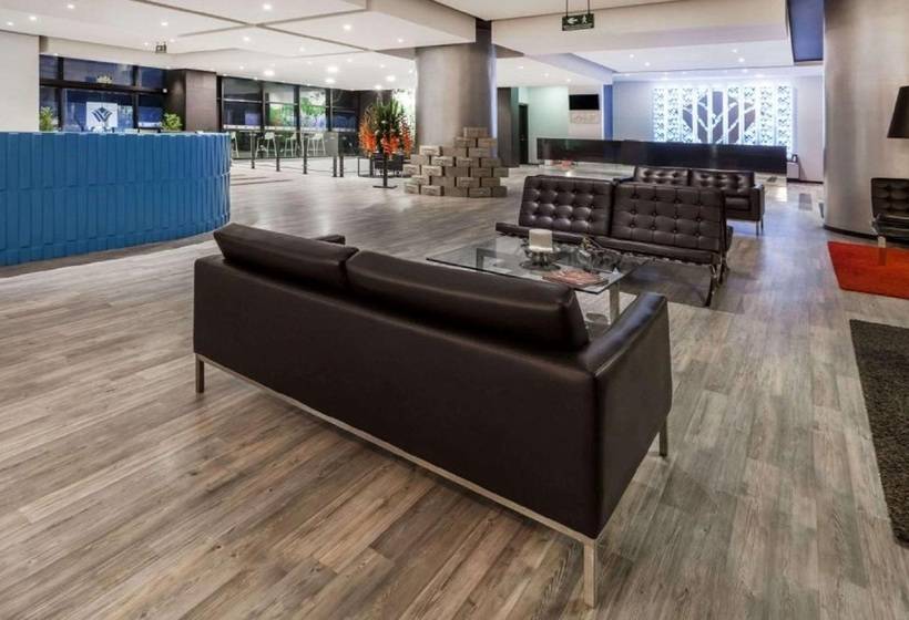 בית מלון כפרי Wyndham Bogota