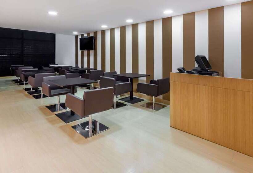 בית מלון כפרי Wyndham Bogota