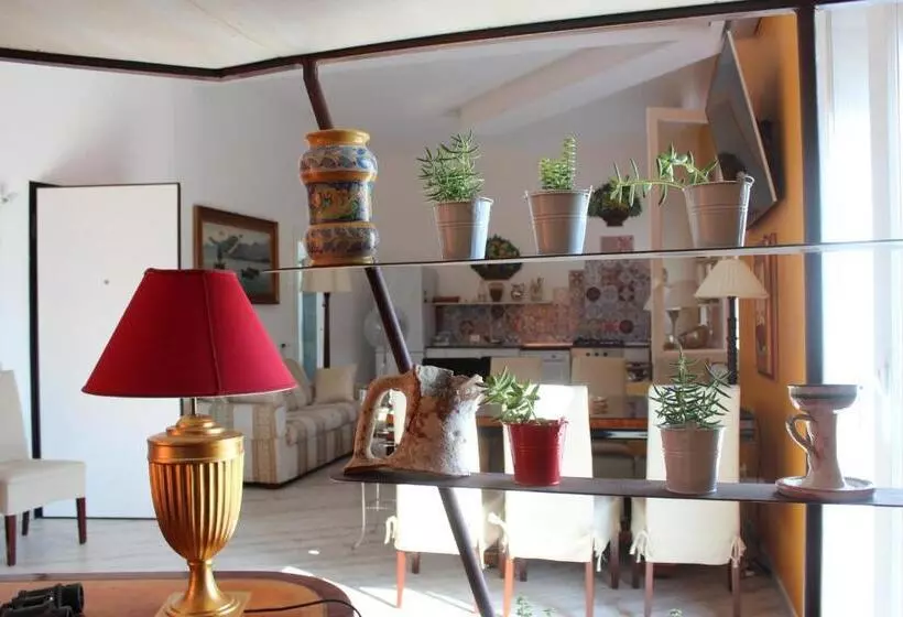 تختخواب و صبحانه La Maison Del Sole