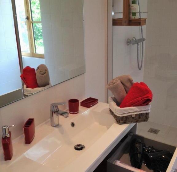 تختخواب و صبحانه Le Grand Arbre