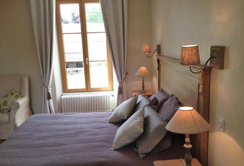 تختخواب و صبحانه Le Grand Arbre