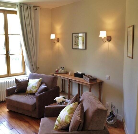 تختخواب و صبحانه Le Grand Arbre