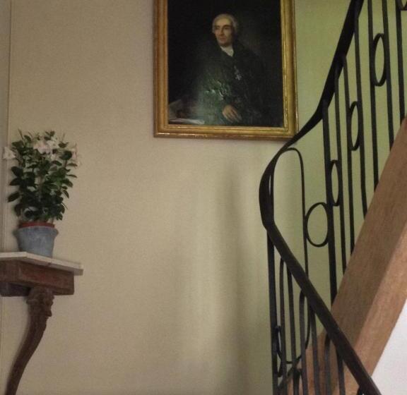 تختخواب و صبحانه Le Grand Arbre