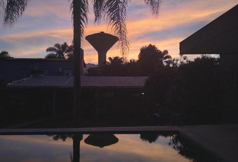 Casa De Huéspedes La Escondida