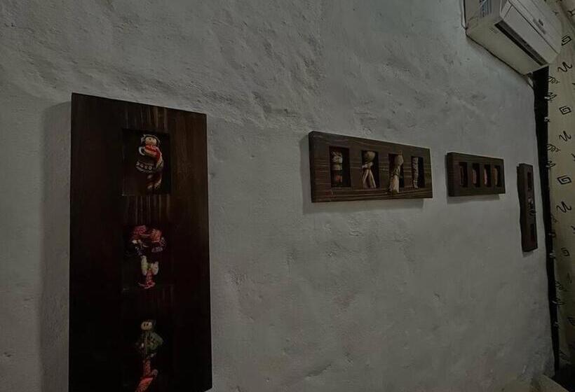 Casa De Huéspedes La Escondida