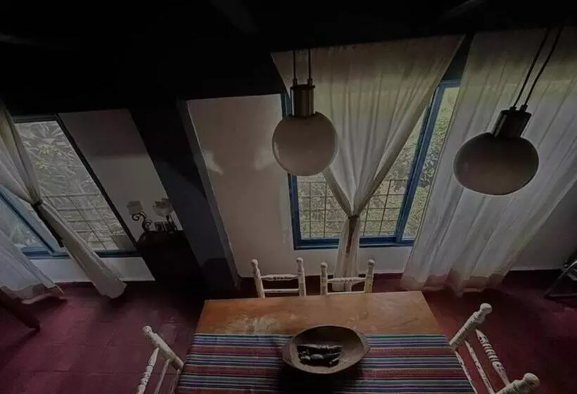 Casa De Huéspedes La Escondida