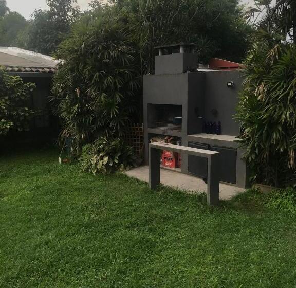 Casa De Huéspedes La Escondida