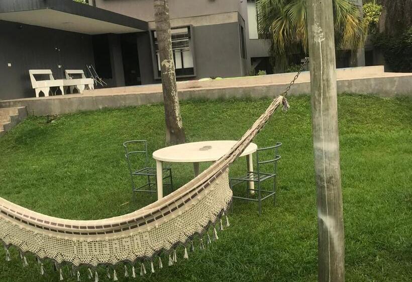 Casa De Huéspedes La Escondida