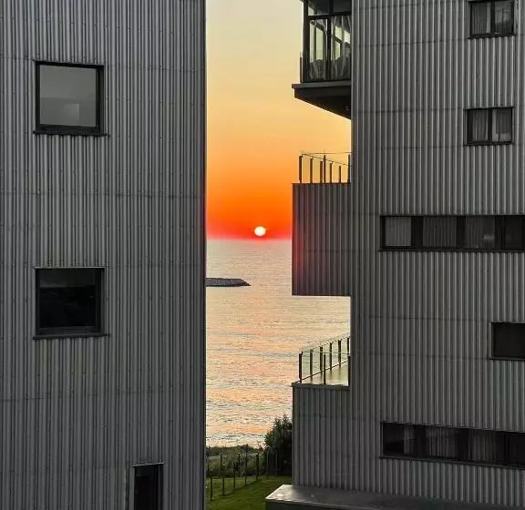 Beachfront Designer Apt, 100 Sqm, 2 Bath, Huge Terrace On The Sea Shore