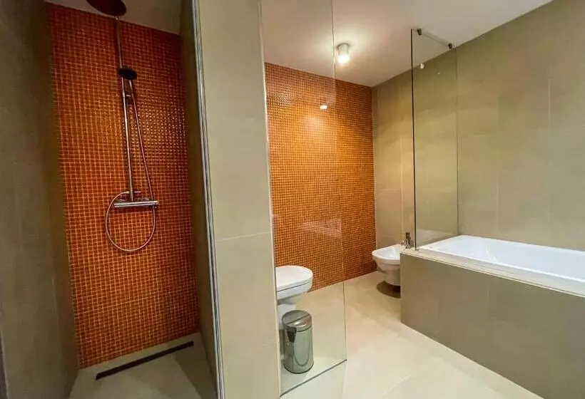 Beachfront Designer Apt, 100 Sqm, 2 Bath, Huge Terrace On The Sea Shore