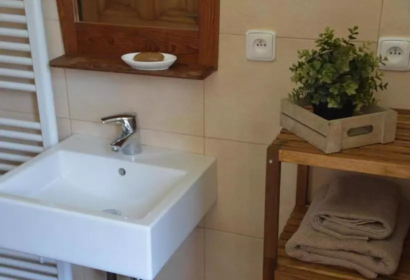 Hotelli Statek Krkavčí Hora
