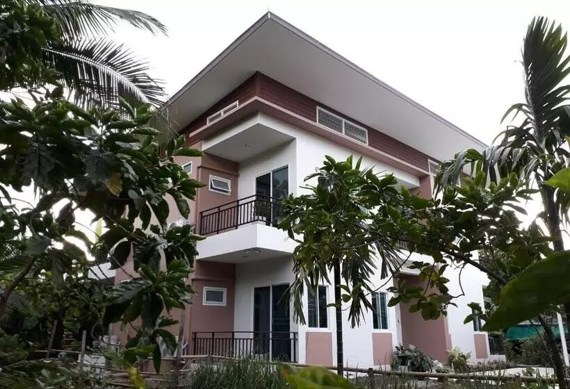 ペンション Baan Glangsuan Bang Kobua