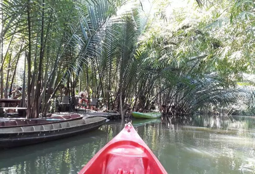 ペンション Baan Glangsuan Bang Kobua