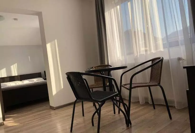 ペンション Casa Mocanitei