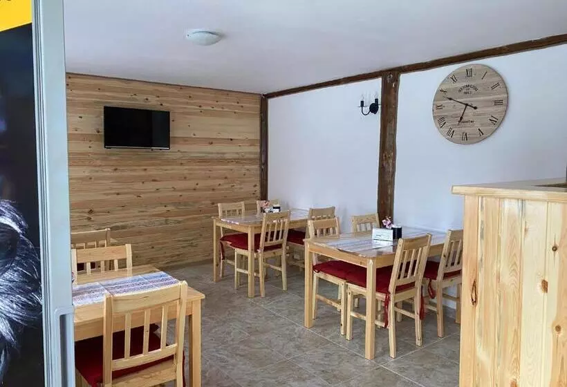 ペンション Casa Mocanitei