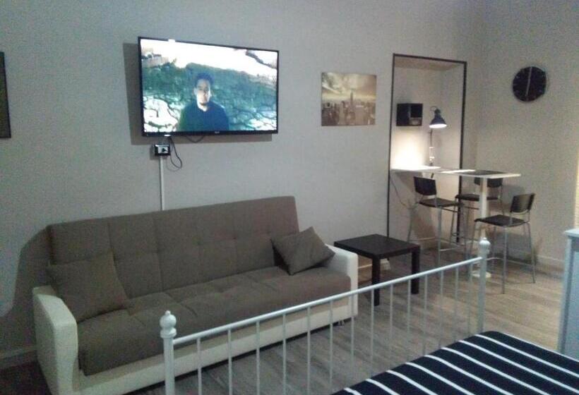 پانسیون Meridional Station