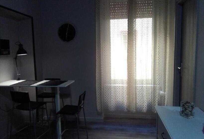 پانسیون Meridional Station