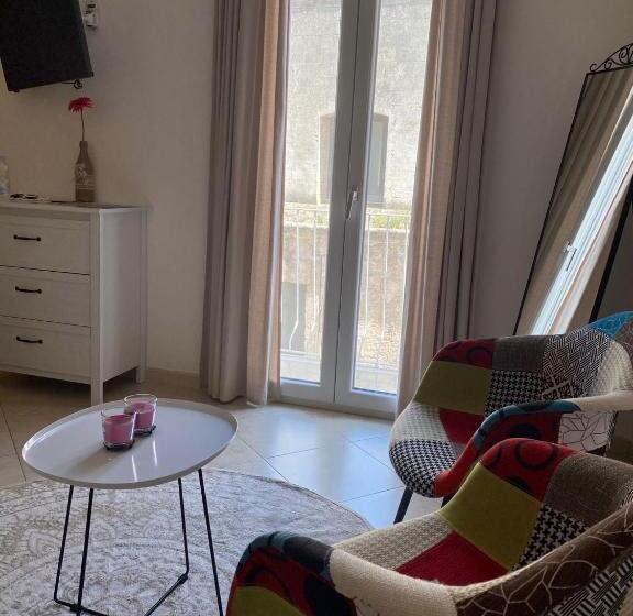 پانسیون Nenetta Rooms & Suites Monopoli