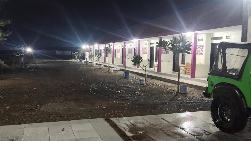 Pensjonat Penginapan Karanglaut Sayangheulang