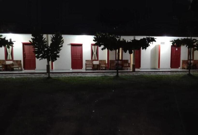 Pensjonat Penginapan Karanglaut Sayangheulang